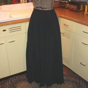 Long Black Pleated Skirt Vintage Sir James